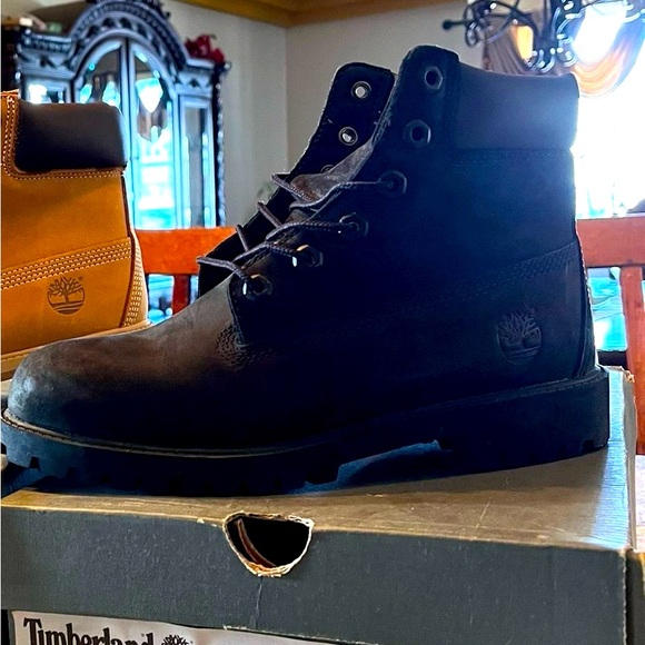 Timberland Premium 6- inch waterproof boot big kids 5.5 - Picture 1 of 2